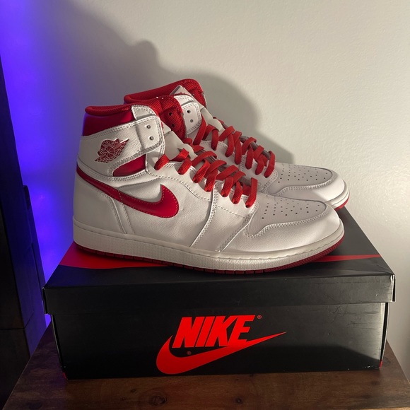 Jordan 1 Retro Metallic Red